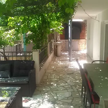 Apartment Pavlic 2 Omis