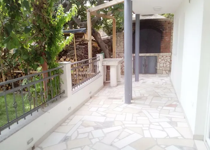 公寓 Pavlic 2 奥米什